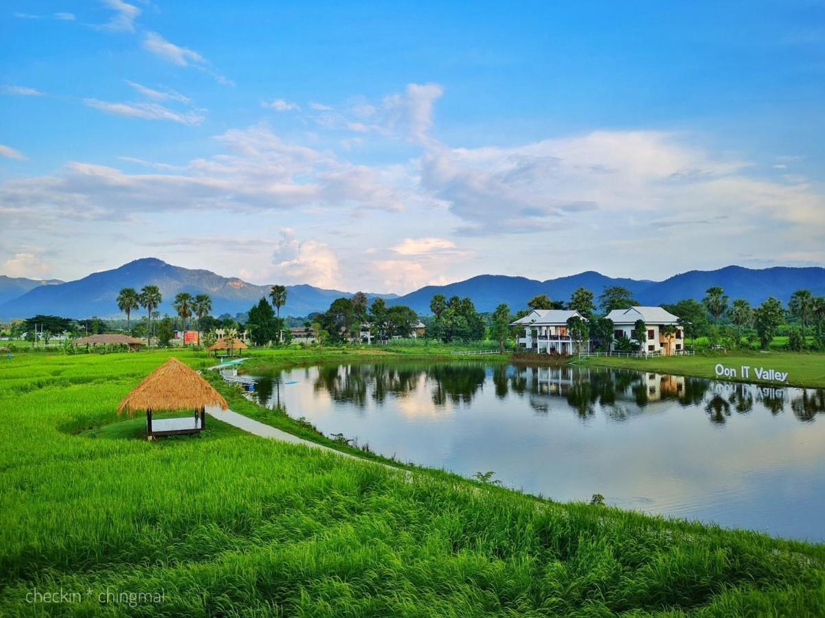 Oon Valley Farm Stay San Kamphaeng Dış mekan fotoğraf